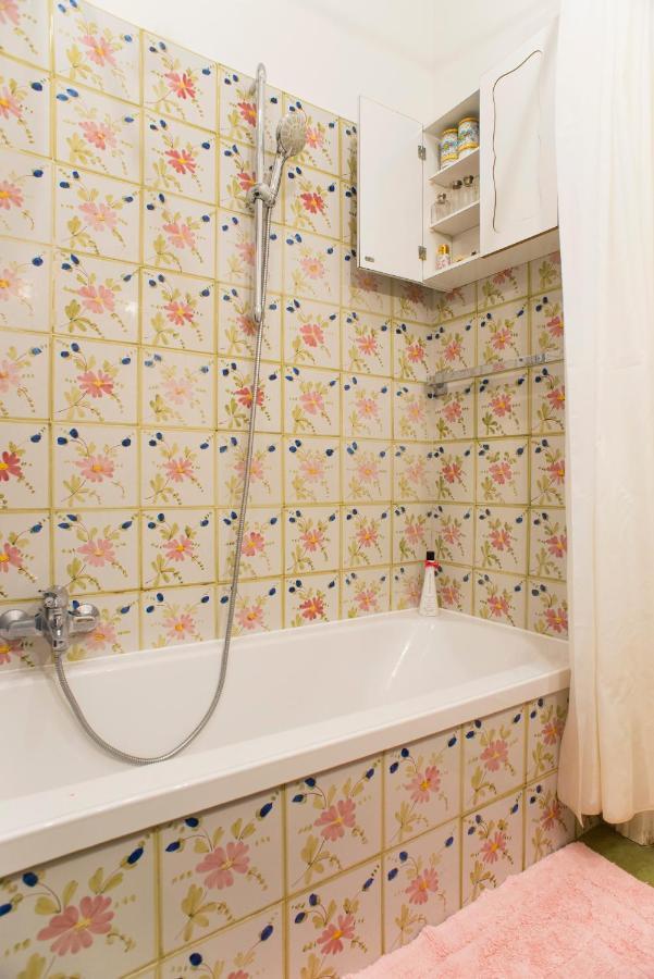 Amici Di Apartamento *